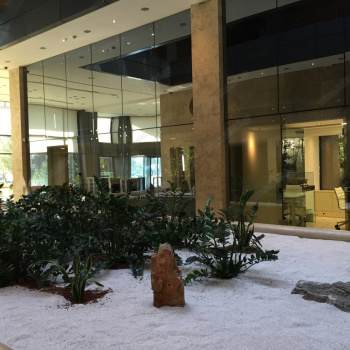 05_2136105761