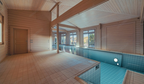 03__level_two_master_bedroomindoor_pool1b