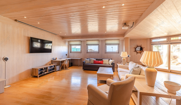 04__1ground_floor_living_room_02a