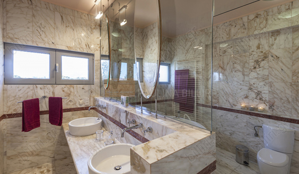 Mπάνιο - Bathroom