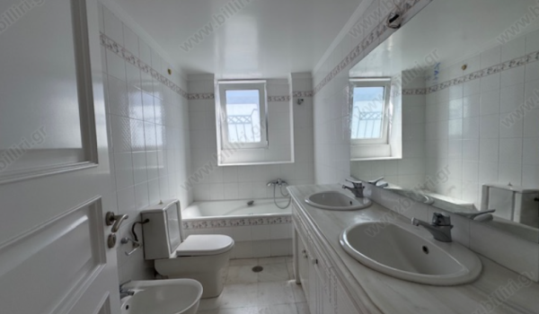 35_1247400544