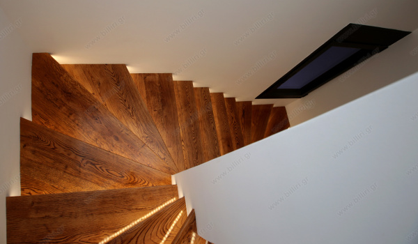 61_stairs_towards_bedrooms_floor_1739325868
