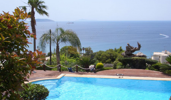 Πισίνα - θέα . Swimming pool - view