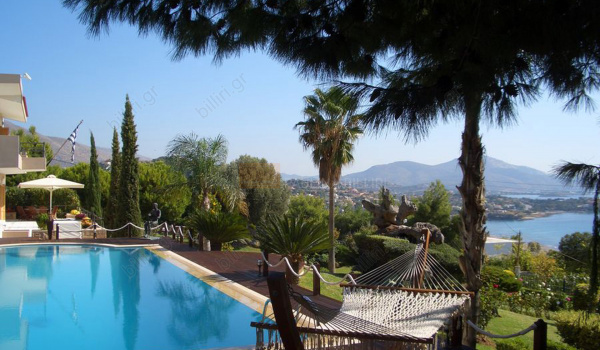 Πισίνα - θέα . Swimming pool - view